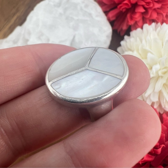 Vintage Chunky Mother of Pearl Inlay Ring Size 6 Sterling Silver Southwestern - Picture 8 of 13